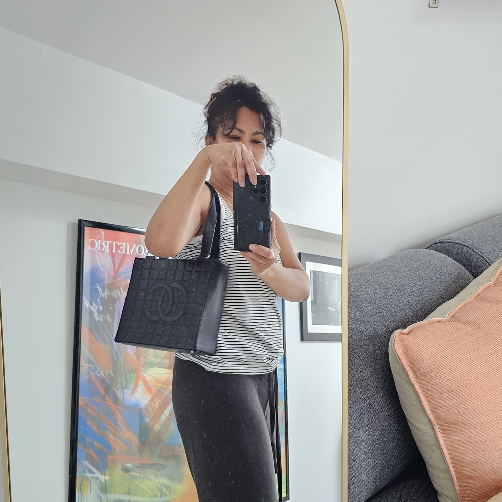 CHANEL Black Quilted Shoulder Bag